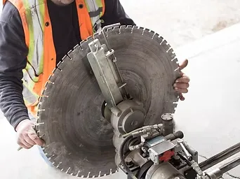 Concrete wall sawing by CDS